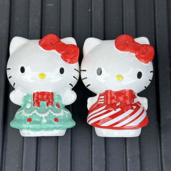 Hello Kitty Christmas Ceramic Salt and Pepper Shakers Sanrio New! Rare 2023 - Picture 15 of 15